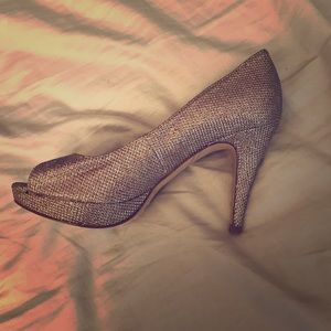 Enzo Angiolini silver sparkle heels. SIZE 4 not 5!